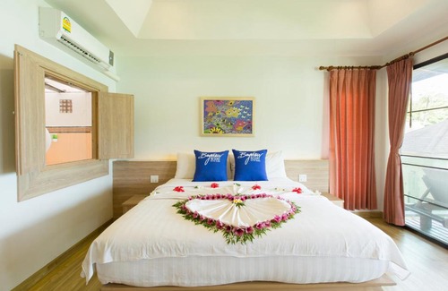 Ko Phi Phi Resort | Family-Friendly Phi Phi Bayview Premier Resort with Pool