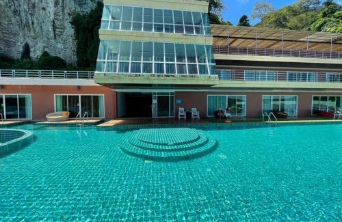 Ko Phi Phi Hotel | Discover Phi Phi Cliff Beach Resort with Ocean Views & Pool