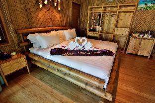 Ko Phi Phi Resort | Relax at Phi Phi CoCo Beach Resort with Oceanfront Views