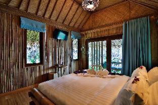 Ko Phi Phi Resort | Relax at Phi Phi CoCo Beach Resort with Oceanfront Views