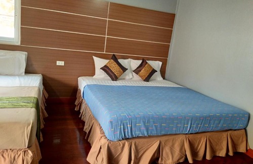 Ko Phi Phi House | Relax at Phi Phi Coralbay: Family-Friendly with Dining