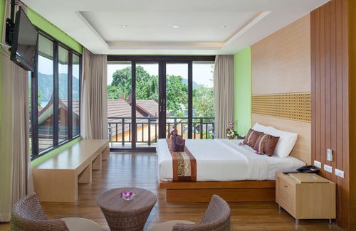 Ko Phi Phi Hotel | Discover Phi Phi Long Beach Resort & Villa with Pool Access