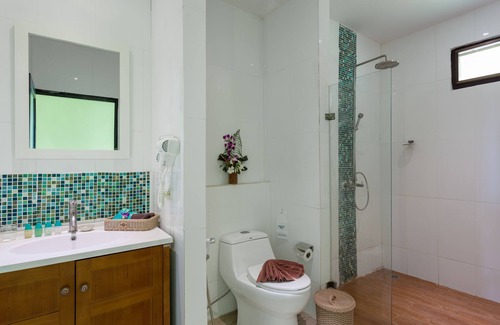 Ko Phi Phi Hotel | Discover Phi Phi Long Beach Resort & Villa with Pool Access