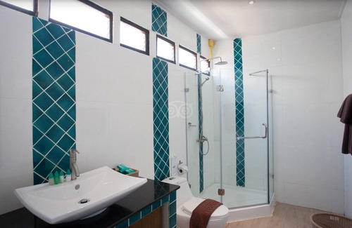 Ko Phi Phi Hotel | Discover Phi Phi Long Beach Resort & Villa with Pool Access