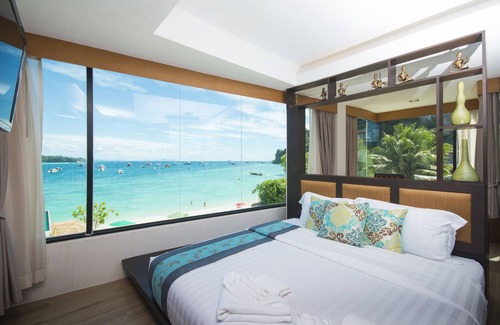 Ko Phi Phi Hotel | Beachfront Bliss at Phi Phi Nice Beach Hotel Hip