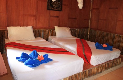 Ko Phi Phi Hotel | Discover Phi Phi Power Beach Resort with Ocean Views