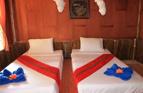Ko Phi Phi Hotel | Discover Phi Phi Power Beach Resort with Ocean Views