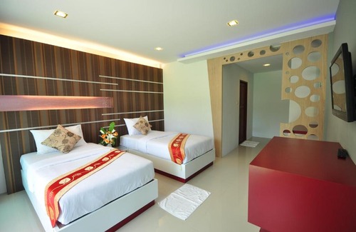Ko Phi Phi Resort | Oceanfront Bliss at Phi Phi Rimlay Resort with Breakfast