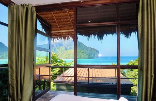 Ko Phi Phi Resort | Enjoy Your Stay at Phi Phi Sea Sky Resort with Family Amenities