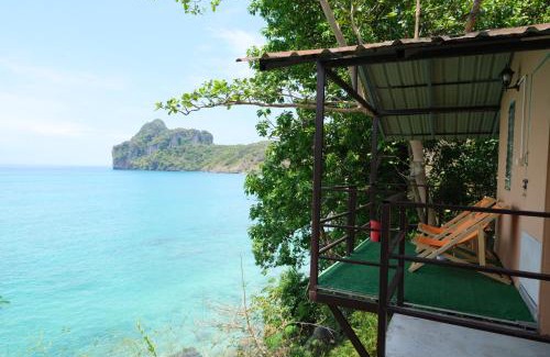 Ko Phi Phi Hotel | Budget-Friendly Retreat at Phi Phi Seaside Bungalow