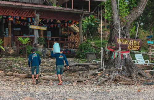 Ko Phi Phi Resort | Relax at Phi Phi Sunset Bay Resort with Oceanfront Views
