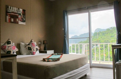 Ko Phi Phi Hotel | Relaxing Phi Phi Uphill Cottage with Pool & Breakfast