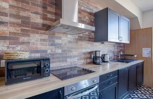Quartier de la Roquette Apartment | Discover Philippe Auguste Loft 5: Family-Friendly Retreat