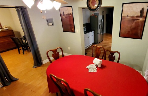 Mount Vernon House | Experience Philly All Complex: Family-Friendly Comfort Awaits