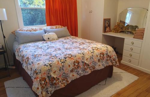 Scone House | Pet-Friendly Philomena: A Unique Retreat in Scone
