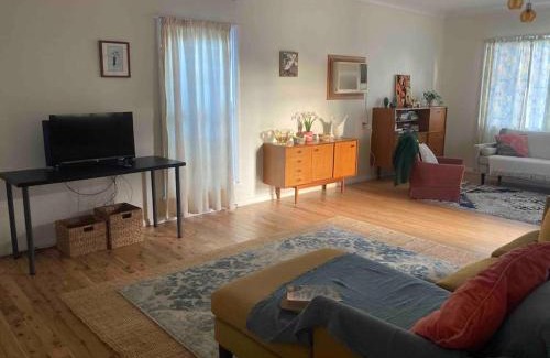 Scone House | Pet-Friendly Philomena: A Unique Retreat in Scone