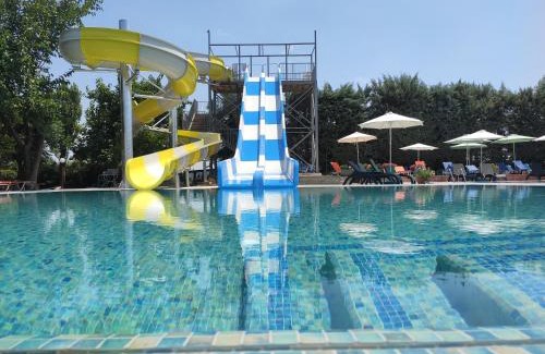 Kalambaka Hotel | Discover Comfort at Philoxenia: Pool & Family Amenities