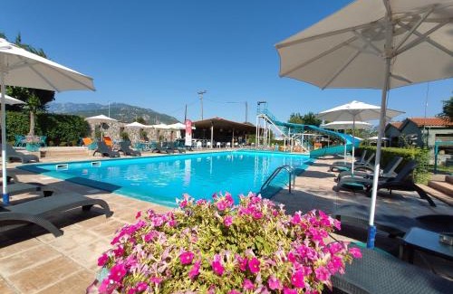Kalambaka Hotel | Discover Comfort at Philoxenia: Pool & Family Amenities