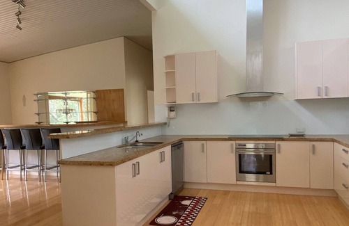 Warburton House | Unforgettable Family Retreat at Philyn's Mountain Escape