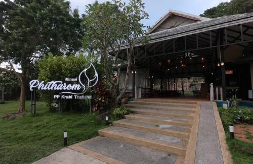 Ko Phi Phi Resort | Oceanfront Retreat at Phitharom PP Resort with Pool