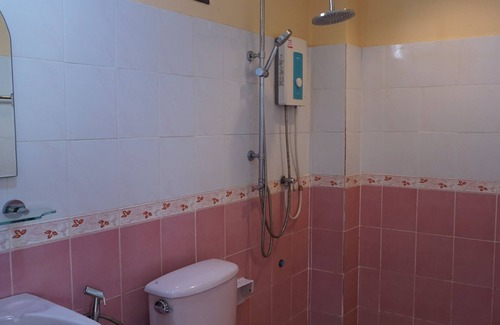 Nai Wiang Hotel | Phoemphoon 2 Hotel: Highly Rated with Family-Friendly Amenities
