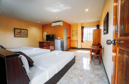 Nai Wiang Hotel | Phoemphoon 2 Hotel: Highly Rated with Family-Friendly Amenities