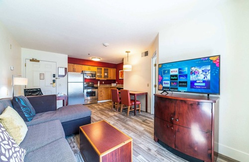 North Mountain Apartment | Pet-Friendly Metro PHX with Heated Pool & BBQ Amenities