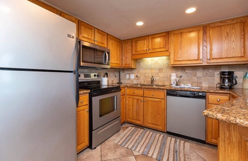 Orange Beach Condo | Oceanfront Retreat: Phoenix 4 Two-Bedroom Condo Getaway