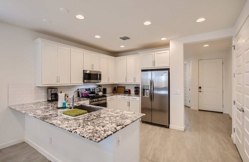 Estrella Village House | Pet-Friendly 5BR House Near Scottsdale with Free Parking