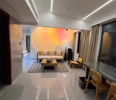 Fenghuang House | Discover Riverside Bliss at Phoenix Best River View B&B