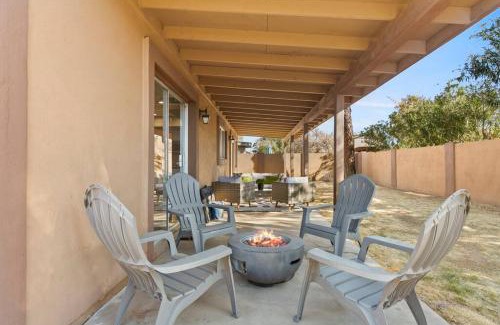 Pleasant Valley Estates House | Relaxing Phoenix Haven: Modern 4BR Retreat with Fire Pit