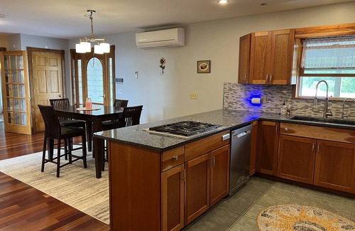 West Oneonta House | Phoenix Hill: 7-Bedroom Home with Pool & Spectacular Views