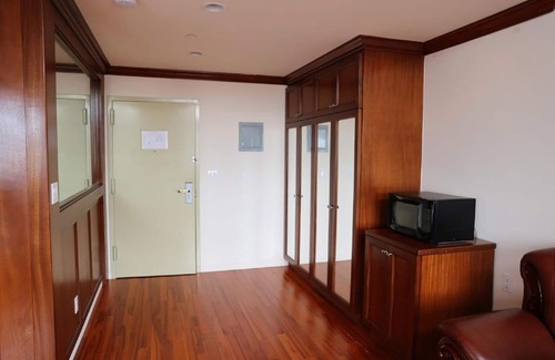 Brooklyn Hotel | Welcoming Phoenix Hotel with Kitchen and Breakfast Options