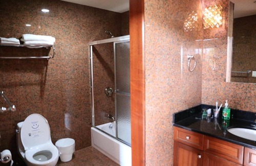 Brooklyn Hotel | Welcoming Phoenix Hotel with Kitchen and Breakfast Options