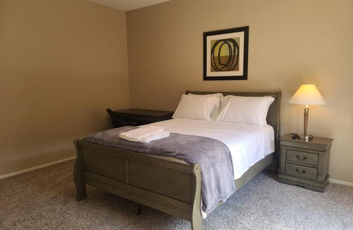 South Mountain House | Convenient Phoenix II Near Airport with Breakfast Included