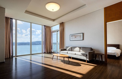 Seongsan Resort | Relax at Phoenix Island: Family-Friendly Getaway with Pool