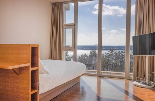Seongsan Resort | Relax at Phoenix Island: Family-Friendly Getaway with Pool