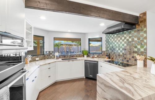 Deer Valley House | Unforgettable Phoenix Pool Retreat with BBQ & Pool Table