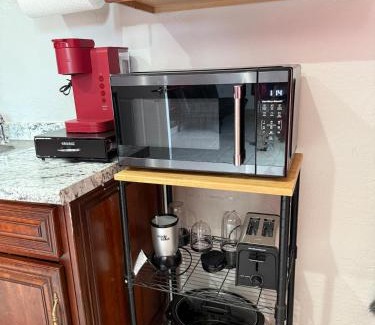 Maryvale Apartment | Phoenix Red Room for Couples