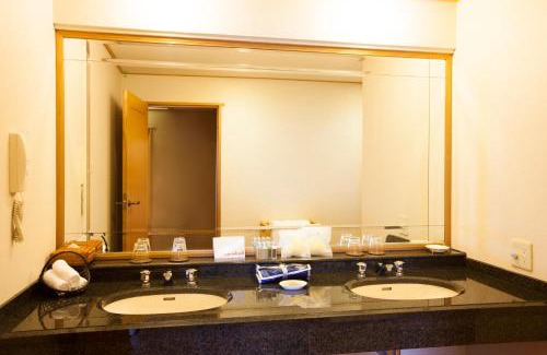Miyazaki Hotel | Elegant Sheraton Grande Ocean Resort with Pool & Spa
