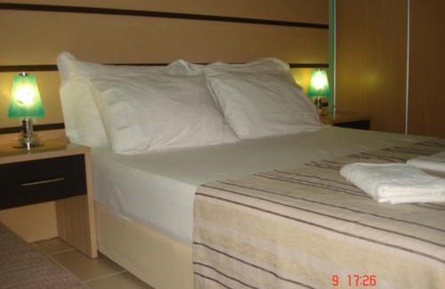 Sarti Apartment | Guest Rated 9/10: Phoenix Studios with Family-Friendly Amenities