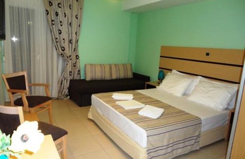 Sarti Apartment | Guest Rated 9/10: Phoenix Studios with Family-Friendly Amenities