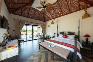 Bo Trach Resort | Relaxing Phong Nha Lake House Resort: Pet Friendly Retreat