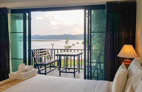Sangkhla Buri Hotel | Relax at Phornpailin Riverside Resort with Spa & Dining