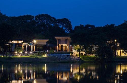 Photharam House | Relax at Photharam126 Resort: Family-Friendly Retreat