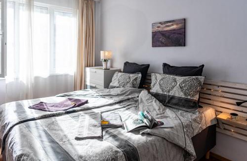 G.K. Bratya Miladinovi Apartment | Oceanfront Photo Art Apartment with Top Guest Ratings