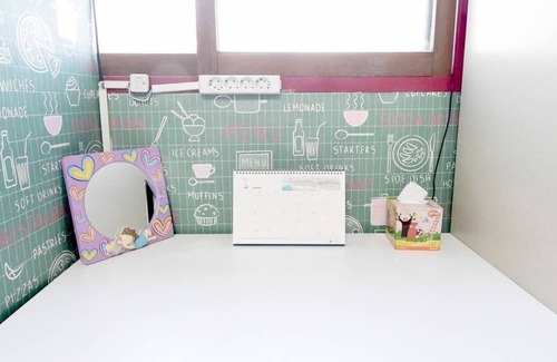 Yongsan-gu House | Cozy PhotoPark Room with Kitchen for Two Guests