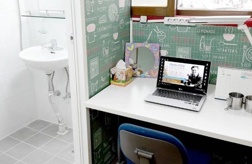Yongsan-gu House | Cozy PhotoPark Room with Kitchen for Two Guests