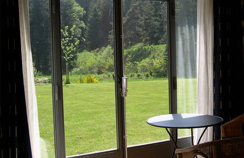 Monlet Bed & Breakfast | Relax in Phrygane Room with Spa, Breakfast & Kitchen