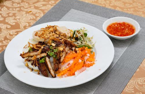 Rach Gia Hotel | Phuc Ngoc Hotel: Delightful Stay with Pool & Breakfast